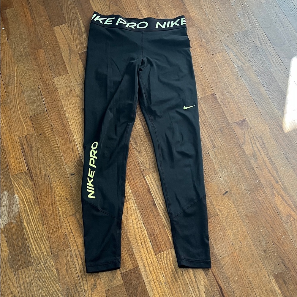 Nike Pro Mid Rise Black Leggings with Lime 🍋‍🟩 Logo -  S